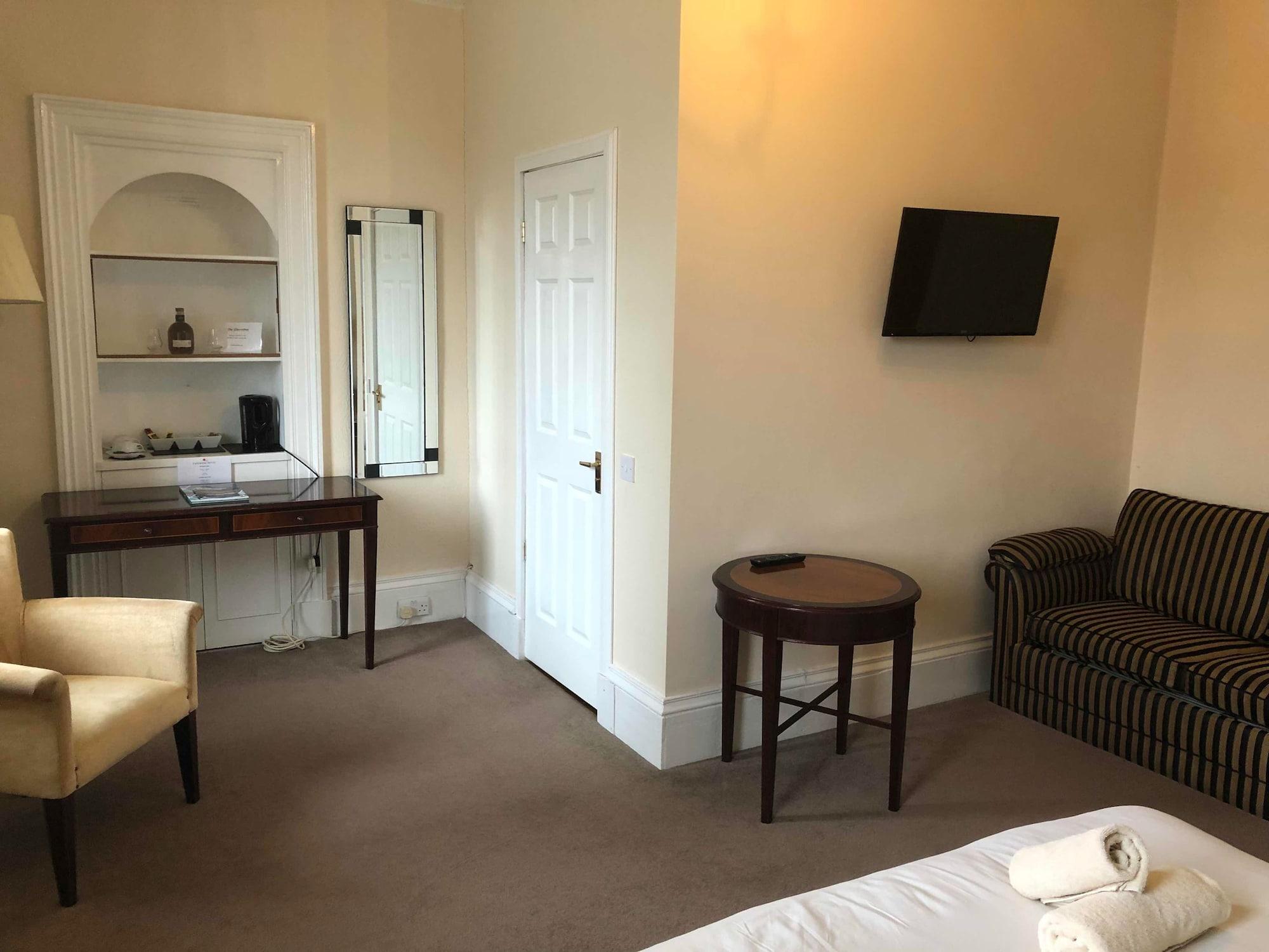 Oyo Eastbank Hotel, Speyside Scotland Rothes Экстерьер фото